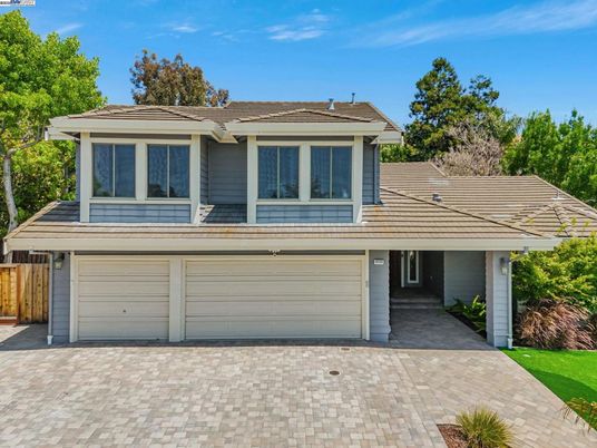 Attached, Exterior, Facade, Ranch