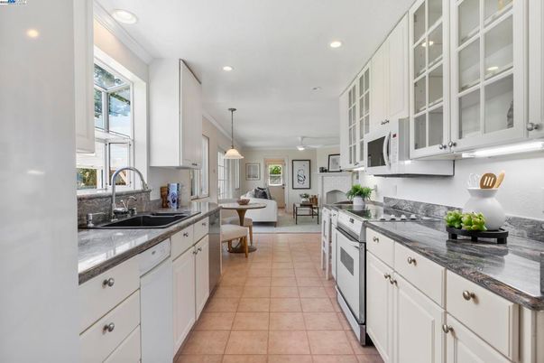 Dining room, Interior, Kitchen, Living room, Pendant Lights, Recessed Lighting