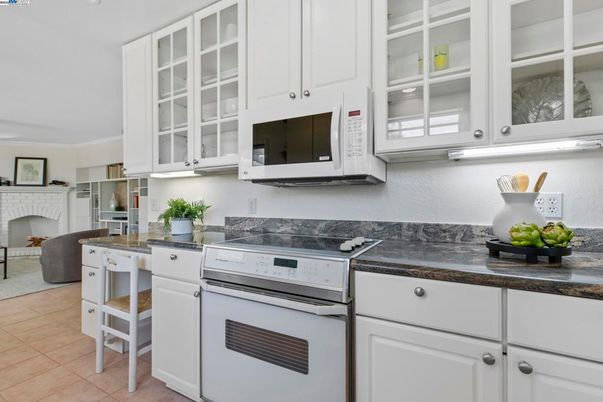 Fireplace, Interior, Kitchen
