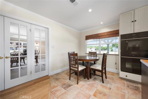 Dining room, Interior, Recessed Lighting
