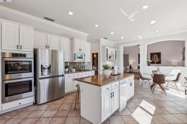 Dining room, Interior, Kitchen, Recessed Lighting, Stainless Steel Appliances