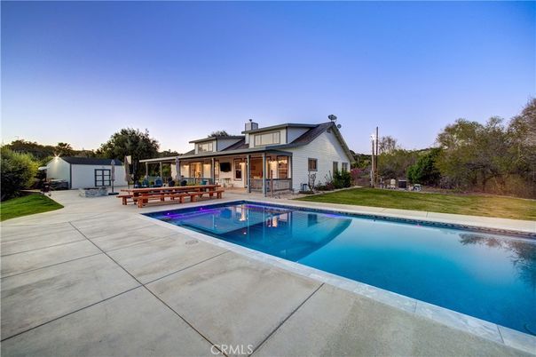 Exterior, Pool