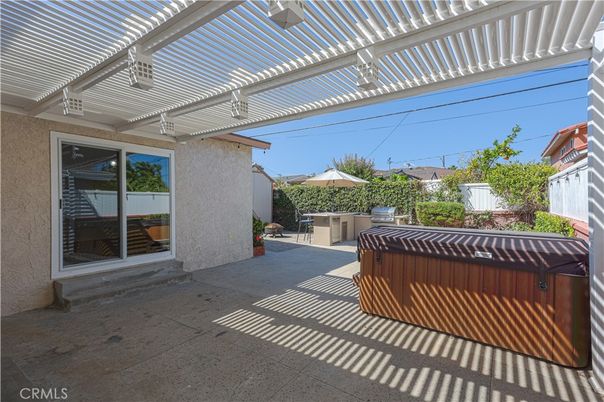 Exterior, Hot Tub