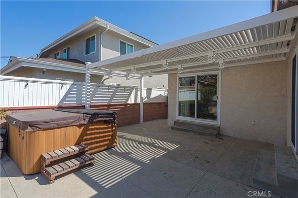 Exterior, Hot Tub