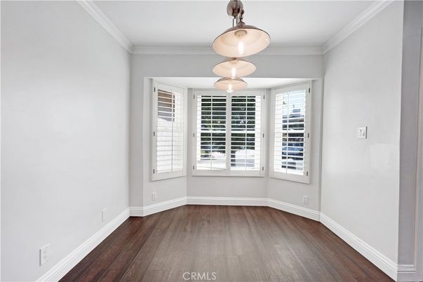 Empty room, Interior, Pendant Lights, Wood Texture Flooring