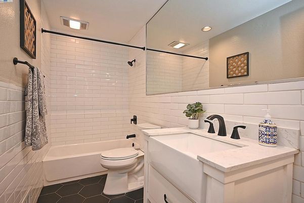Bathroom, Interior, Recessed Lighting
