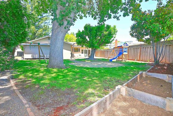 Backyard, Exterior, Playground