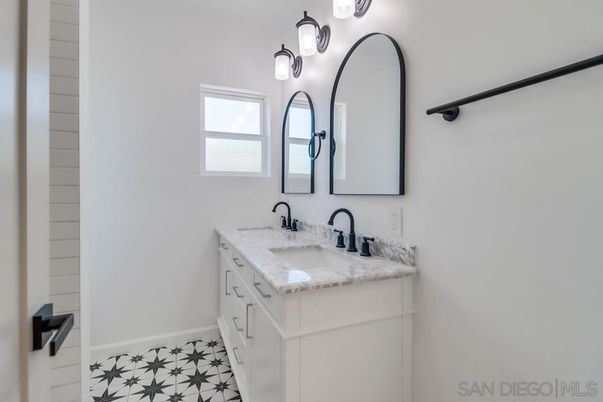 Bathroom, Dual Sink Vanities, Interior