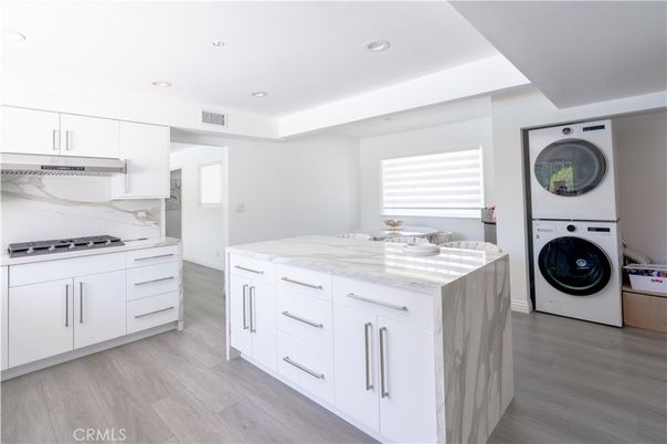 Interior, Recessed Lighting, Utility Closets, Washer, Wood Texture Flooring