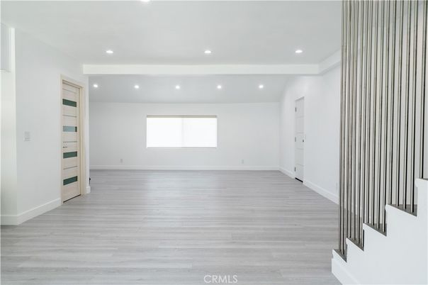 Empty room, Interior, Recessed Lighting, Wood Texture Flooring