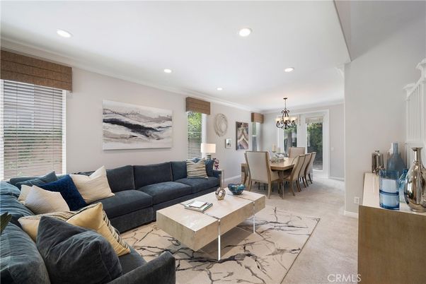 Chandelier, Dining room, Interior, Living room, Recessed Lighting
