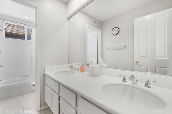 Bathroom, Dual Sink Vanities, Interior, Recessed Lighting