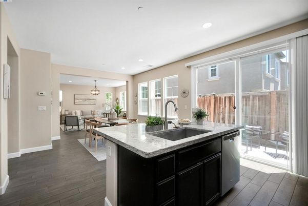 Dining room, Interior, Kitchen, Pendant Lights, Recessed Lighting, Wood Texture Flooring