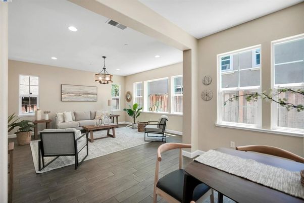 Dining room, Interior, Living room, Pendant Lights, Recessed Lighting, Wood Texture Flooring