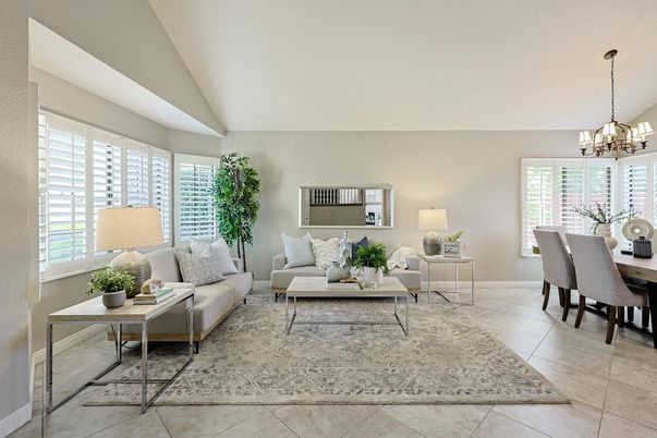 Chandelier, Dining room, Interior, Living room, Pendant Lights