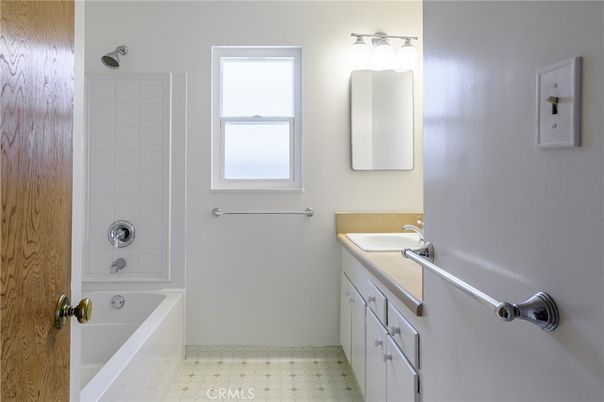 Bathroom, Interior, Tile Countertops