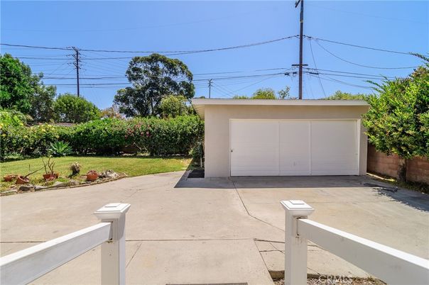 Detached Garage, Exterior