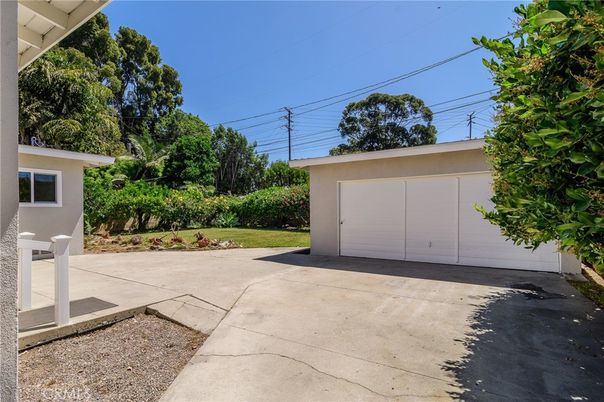 Detached Garage, Exterior