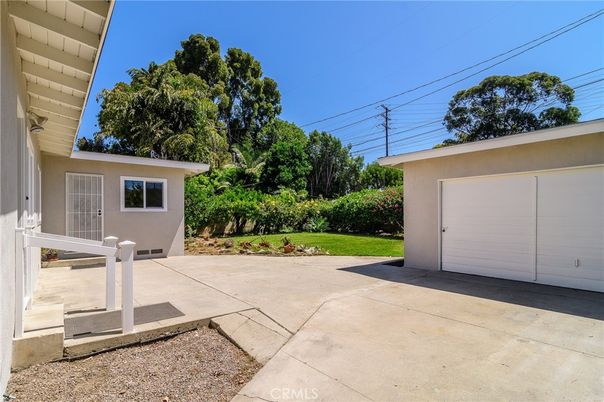 Backyard, Detached Garage, Exterior