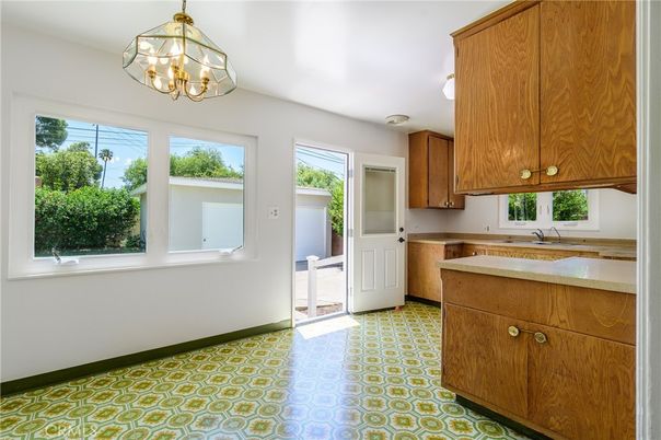 Chandelier, Interior, Kitchen