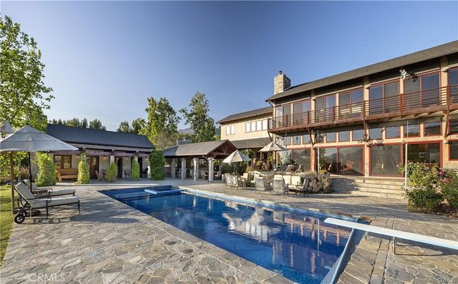 Exterior, Pool
