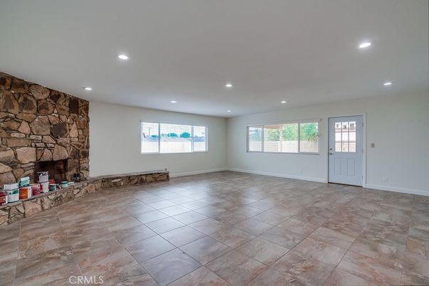 Empty room, Interior, Recessed Lighting, Stone Walls