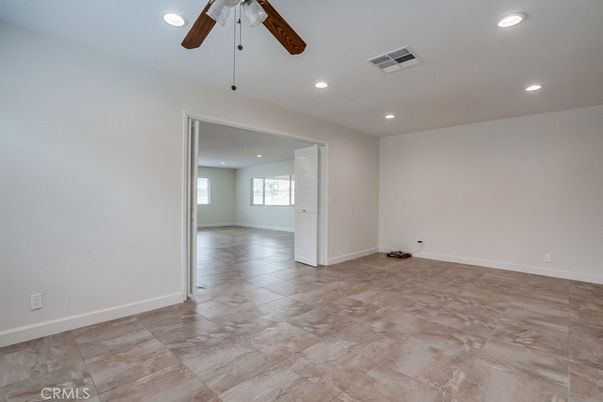 Empty room, Interior, Recessed Lighting