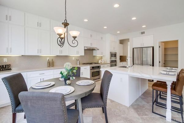 Dining room, Interior, Kitchen, Pendant Lights, Recessed Lighting, Stainless Steel Appliances