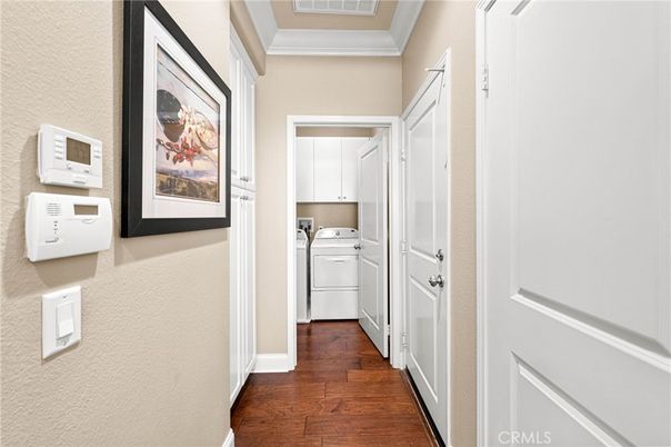 Interior, Washer, Wood Texture Flooring