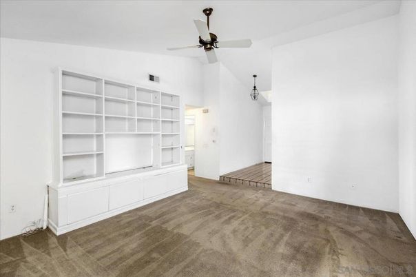 Empty room, Interior, Pendant Lights