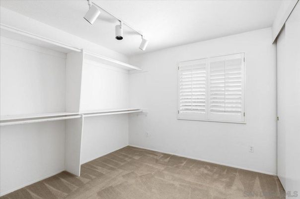 Empty room, Interior, Walk-in Closets