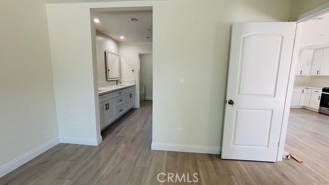 Bathroom, Interior, Recessed Lighting, Wood Texture Flooring