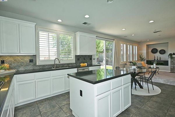 Dining room, Interior, Kitchen, Recessed Lighting