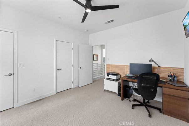 Home Office, Interior