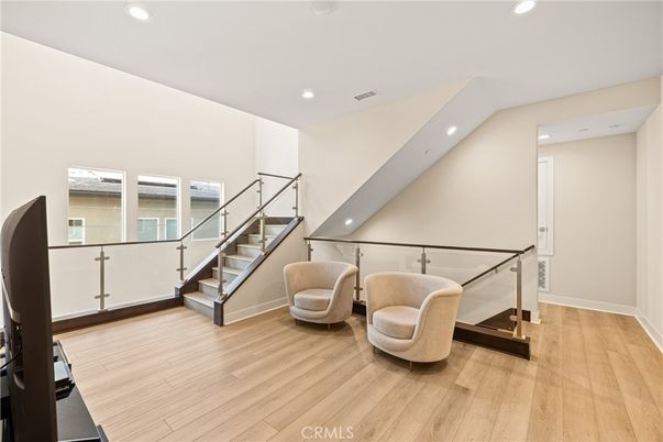 Interior, Recessed Lighting, Wood Texture Flooring