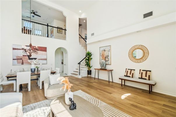 Chandelier, Dining room, Interior, Living room, Recessed Lighting, Wood Texture Flooring