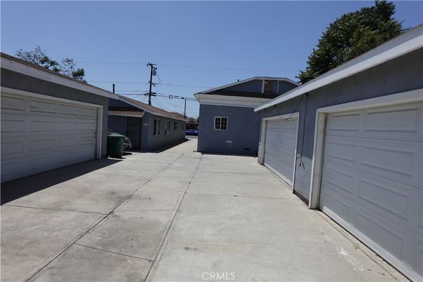Detached Garage, Exterior