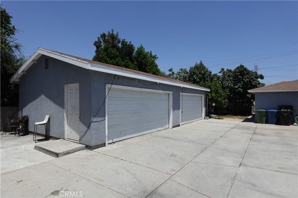 Detached Garage, Exterior