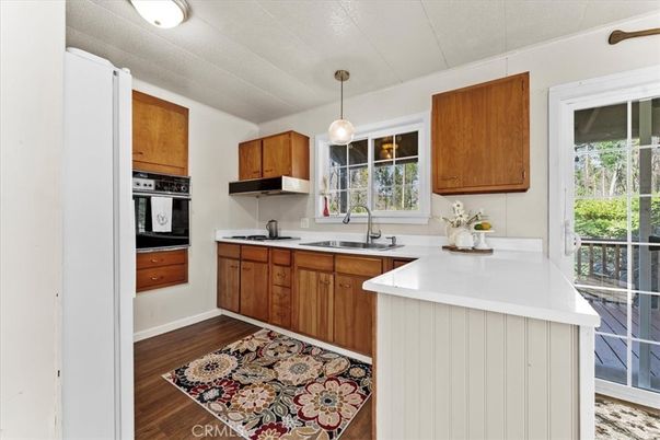 Interior, Kitchen, Pendant Lights, Wood Texture Flooring