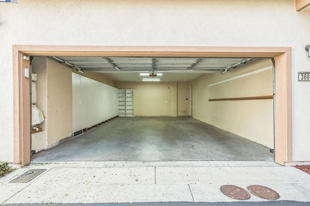 Exterior, Garage