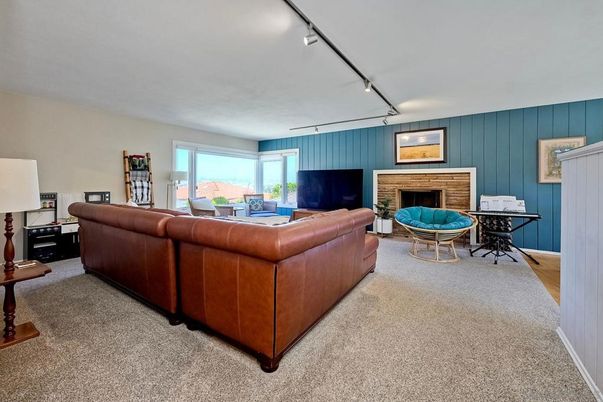 Fireplace, Interior, Living room
