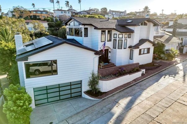 Attached, Exterior, Facade, Solar Panels, Modern