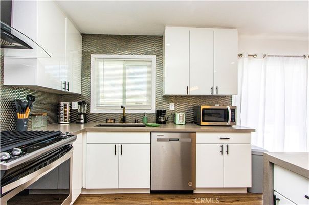 Interior, Kitchen, Stainless Steel Appliances, Wood Texture Flooring