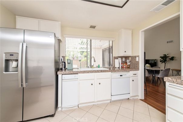 Dining room, Interior, Kitchen, Stainless Steel Appliances, Wood Texture Flooring