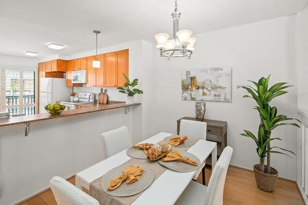 Chandelier, Dining room, Interior, Kitchen, Pendant Lights, Wood Texture Flooring