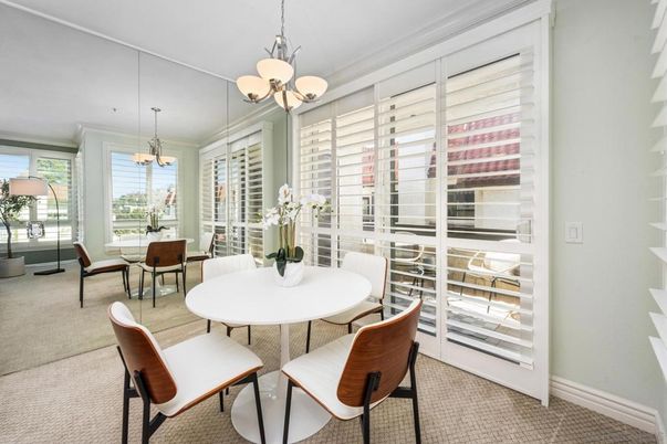Chandelier, Dining room, Interior, Pendant Lights