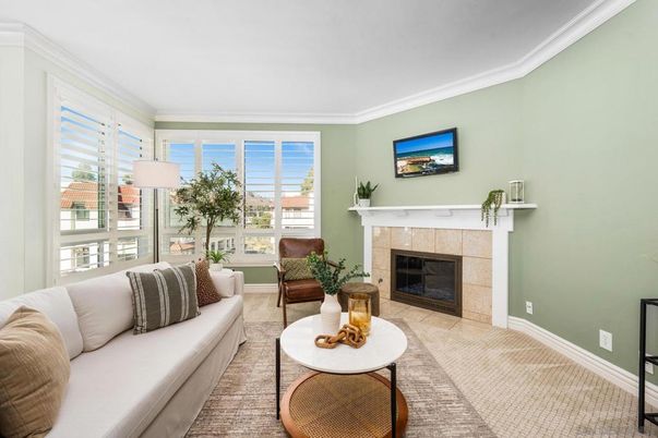 Fireplace, Interior, Living room