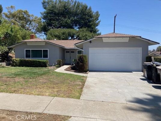 Attached, Exterior, Facade, Ranch