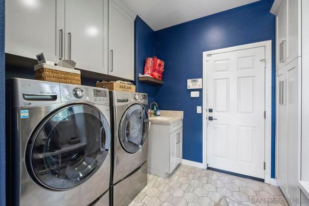 Interior, Washer