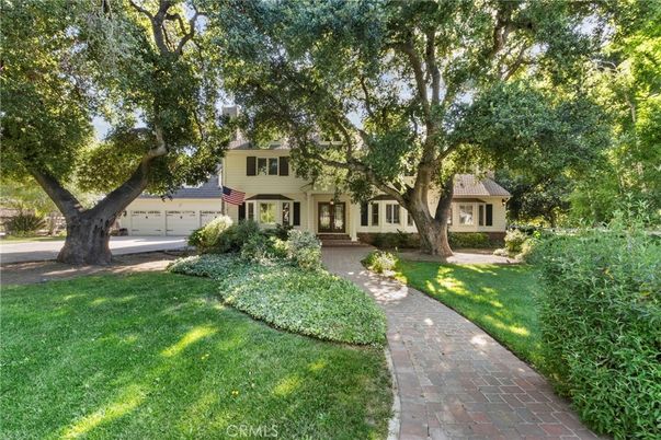 Attached, Backyard, Exterior, Facade, Georgian
